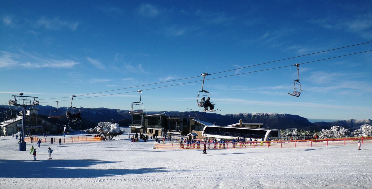 Ski Club Of Victoria - Ivor Whittaker Lodge Mount Buller Buitenkant foto