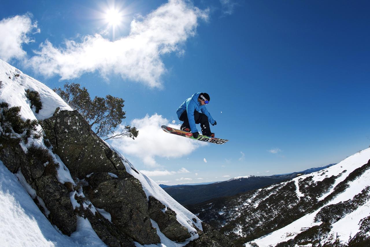 Ski Club Of Victoria - Ivor Whittaker Lodge Mount Buller Buitenkant foto